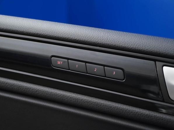 Volkswagen Touareg II с пробегом 2012 года, цена 1 699 777 рублей, 341797 км, внедорожник, Автокод Объявления