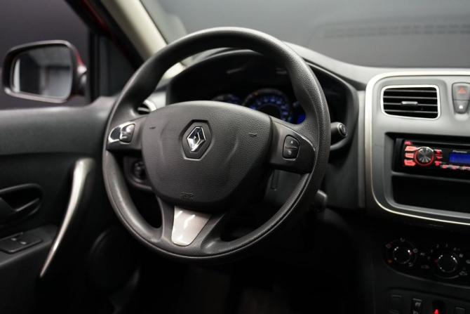 Renault Sandero II с пробегом 2015 года, цена 988 000 рублей, 77000 км, хэтчбек, Автокод Объявления