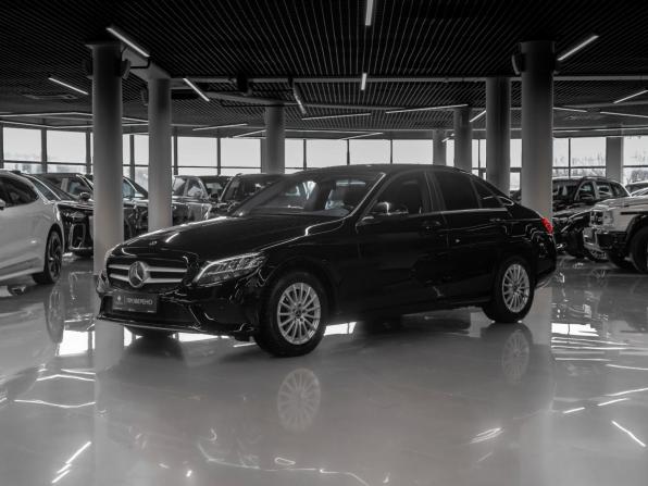 Mercedes-Benz C-Класс IV (W205) Рестайлинг с пробегом 2018 года, цена 2 410 000 рублей, 92194 км, седан, Автокод Объявления