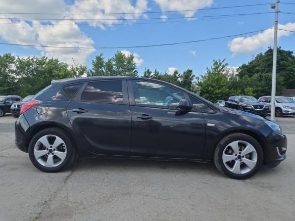 Opel Astra J Рестайлинг с пробегом 2014 года, цена 630 000 рублей, 201887 км, хэтчбек, Автокод Объявления