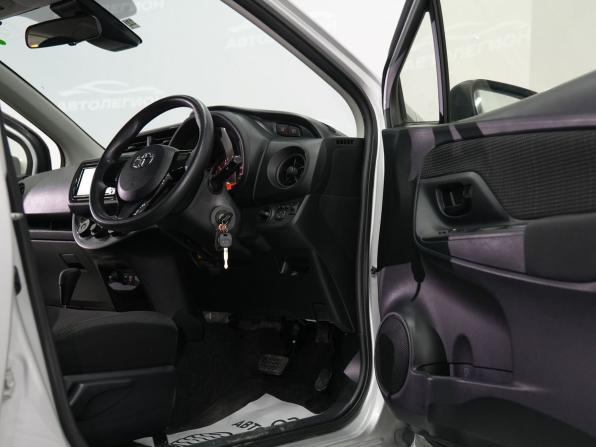 Toyota Vitz III (XP130) Рестайлинг 2 с пробегом 2018 года, цена 985 000 рублей, 97050 км, хэтчбек, Автокод Объявления
