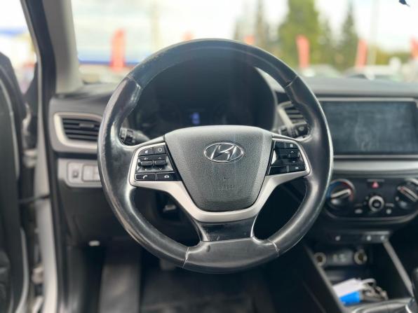 Hyundai Solaris II с пробегом 2017 года, цена 1 130 000 рублей, 146885 км, седан, Автокод Объявления