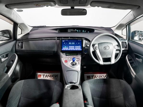 Toyota Prius III Рестайлинг (XW30) с пробегом 2015 года, цена 1 330 000 рублей, 157600 км, лифтбек, Автокод Объявления