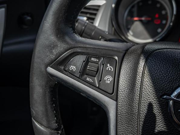Opel Astra J Рестайлинг с пробегом 2013 года, цена 969 000 рублей, 134650 км, хэтчбек, Автокод Объявления