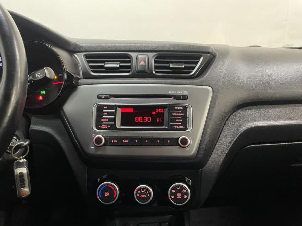 Kia Rio III Рестайлинг с пробегом 2016 года, цена 950 000 рублей, 119683 км, хэтчбек, Автокод Объявления