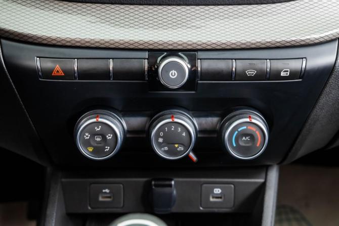 Lada (ВАЗ) Vesta I с пробегом 2023 года, цена 1 439 000 рублей, 44725 км, седан, Автокод Объявления
