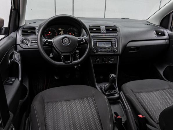 Volkswagen Polo V Рестайлинг с пробегом 2015 года, цена 950 000 рублей, 143422 км, седан, Автокод Объявления