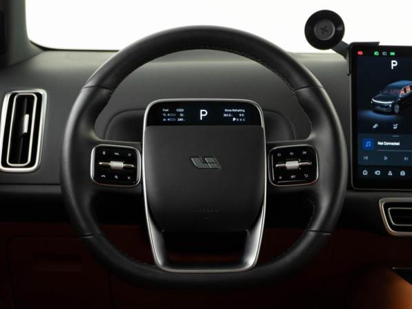 Li Auto (Lixiang) L9 I с пробегом 2023 года, цена 6 149 046 рублей, 26911 км, внедорожник, Автокод Объявления