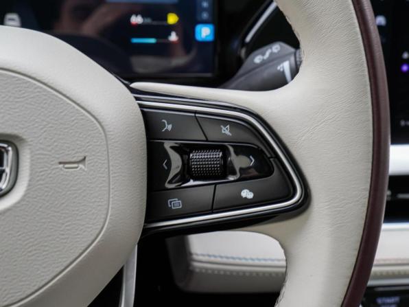 Geely Monjaro I Рестайлинг с пробегом 2024 года, цена 3 330 000 рублей, 45594 км, внедорожник, Автокод Объявления