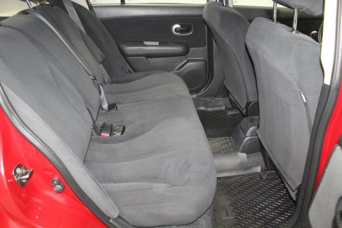 Nissan Tiida I Рестайлинг с пробегом 2011 года, цена 729 000 рублей, 240000 км, хэтчбек, Автокод Объявления