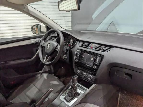Skoda Octavia III (A7) с пробегом 2015 года, цена 1 335 000 рублей, 232000 км, лифтбек, Автокод Объявления