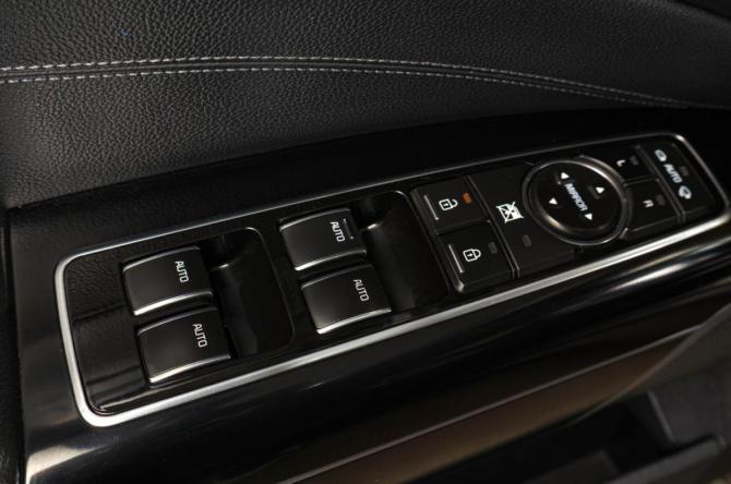 Kia Quoris I Рестайлинг с пробегом 2014 года, цена 1 729 000 рублей, 154717 км, седан, Автокод Объявления
