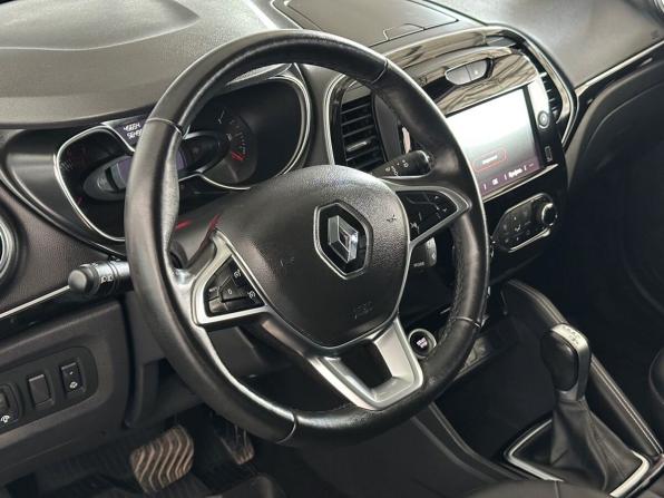 Renault Kaptur I Рестайлинг с пробегом 2021 года, цена 1 740 000 рублей, 45652 км, внедорожник, Автокод Объявления