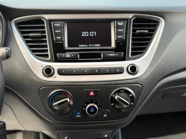Hyundai Solaris II с пробегом 2018 года, цена 1 400 000 рублей, 114300 км, седан, Автокод Объявления