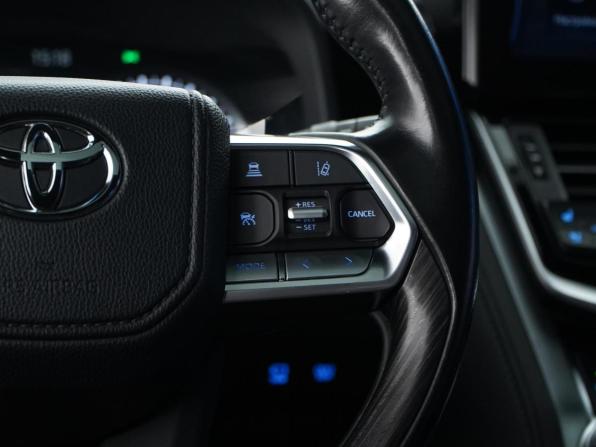 Toyota Land Cruiser 300 Series с пробегом 2023 года, цена 11 698 888 рублей, 83794 км, внедорожник, Автокод Объявления