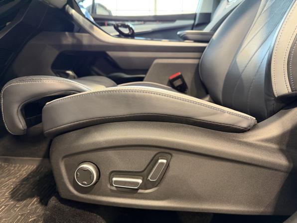 Geely Atlas II с пробегом 2023 года, цена 2 455 900 рублей, 42233 км, внедорожник, Автокод Объявления