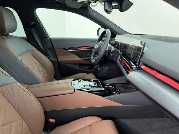 BMW 5 серии VIII (G60/G61/G68) с пробегом 2025 года, цена 8 840 000 рублей, 12500 км, седан, Автокод Объявления