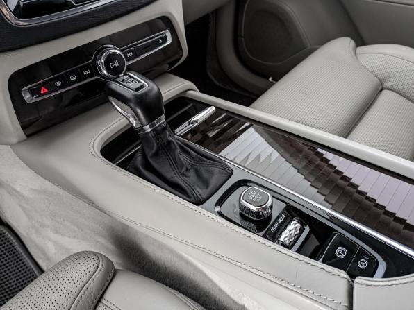 Volvo XC90 II с пробегом 2017 года, цена 3 550 000 рублей, 129857 км, внедорожник, Автокод Объявления