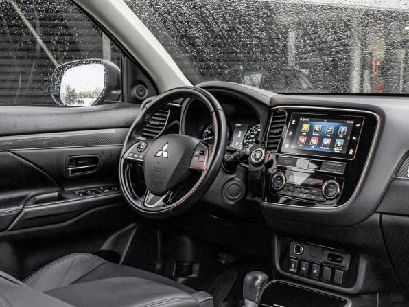 Mitsubishi Outlander III Рестайлинг 2 с пробегом 2018 года, цена 1 587 000 рублей, 100099 км, внедорожник, Автокод Объявления