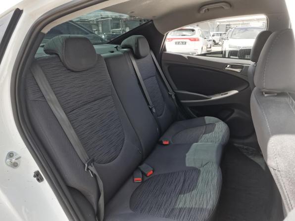 Hyundai Solaris I Рестайлинг с пробегом 2015 года, цена 1 068 000 рублей, 123079 км, седан, Автокод Объявления