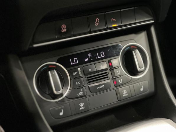 Audi Q3 I (8U) Рестайлинг с пробегом 2015 года, цена 1 799 000 рублей, 225000 км, внедорожник, Автокод Объявления