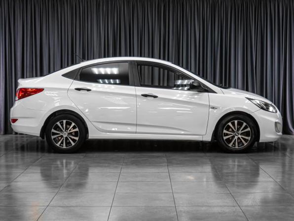 Hyundai Solaris I с пробегом 2011 года, цена 819 000 рублей, 122523 км, седан, Автокод Объявления