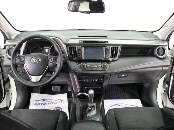 Toyota RAV4 IV (XA40) Рестайлинг с пробегом 2017 года, цена 2 640 000 рублей, 120130 км, внедорожник, Автокод Объявления