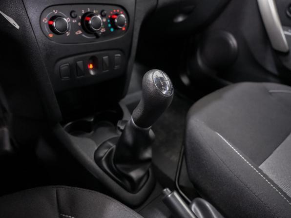 Renault Logan II Рестайлинг с пробегом 2020 года, цена 1 170 000 рублей, 62000 км, седан, Автокод Объявления