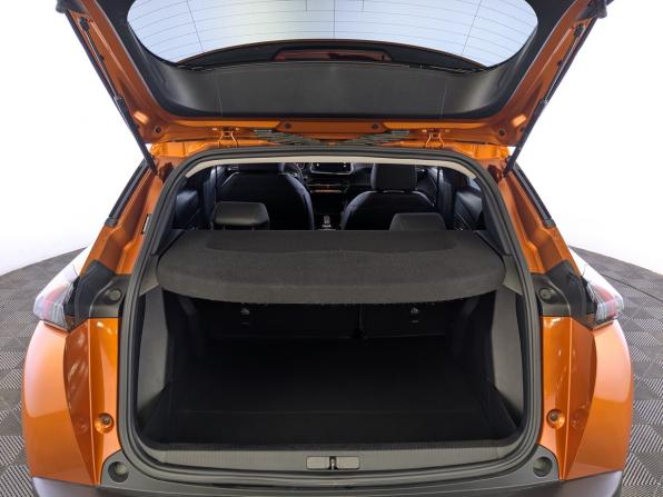 Peugeot 2008 II Рестайлинг с пробегом 2023 года, цена 2 250 000 рублей, 4718 км, внедорожник, Автокод Объявления