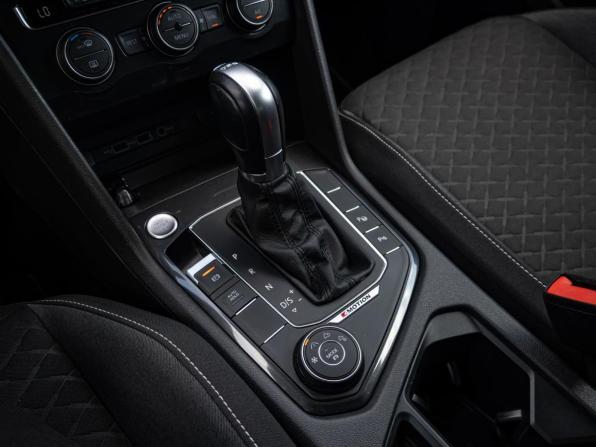 Volkswagen Tiguan II с пробегом 2018 года, цена 2 130 000 рублей, 180735 км, внедорожник, Автокод Объявления