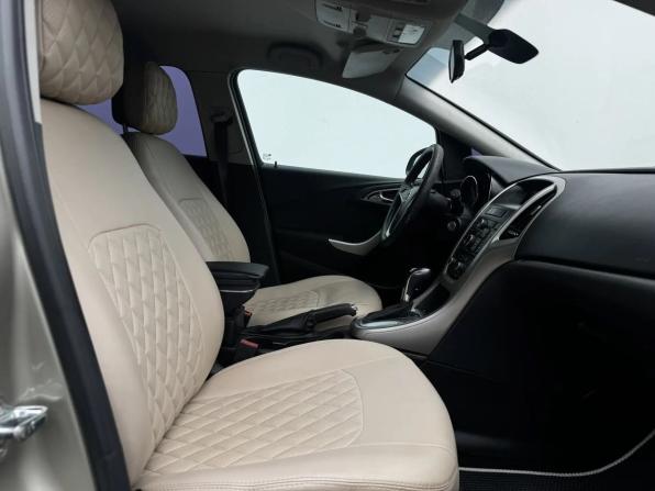 Opel Astra J с пробегом 2011 года, цена 685 000 рублей, 209474 км, хэтчбек, Автокод Объявления