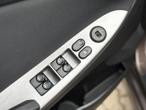 Hyundai Solaris I Рестайлинг с пробегом 2015 года, цена 985 000 рублей, 137597 км, седан, Автокод Объявления