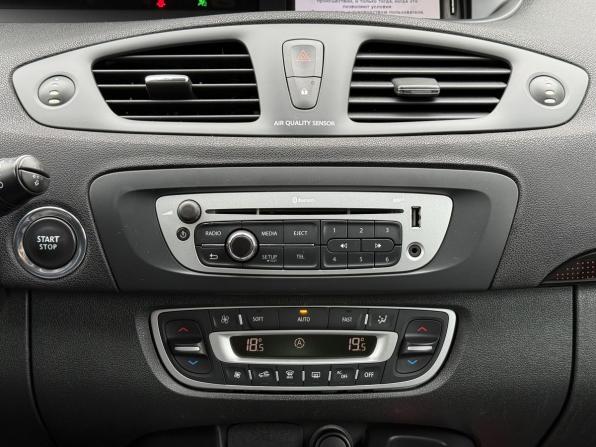 Renault Scenic III Рестайлинг с пробегом 2012 года, цена 1 139 000 рублей, 195789 км, компактвэн, Автокод Объявления