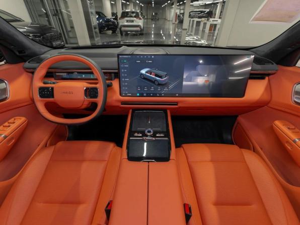 Lynk &amp; Co 900 с пробегом 2025 года, цена 7 850 000 рублей, 20 км, внедорожник, Автокод Объявления