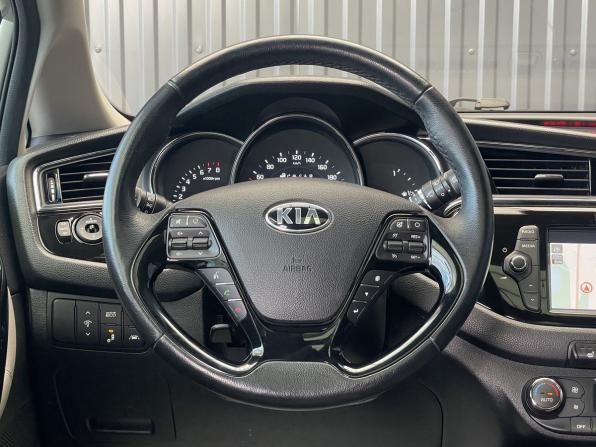 Kia Ceed II Рестайлинг с пробегом 2017 года, цена 1 637 000 рублей, 73814 км, хэтчбек, Автокод Объявления