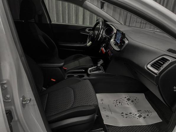 Kia Ceed III Рестайлинг с пробегом 2021 года, цена 1 430 000 рублей, 135500 км, универсал, Автокод Объявления