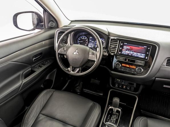 Mitsubishi Outlander III Рестайлинг 3 с пробегом 2019 года, цена 2 850 000 рублей, 48759 км, внедорожник, Автокод Объявления