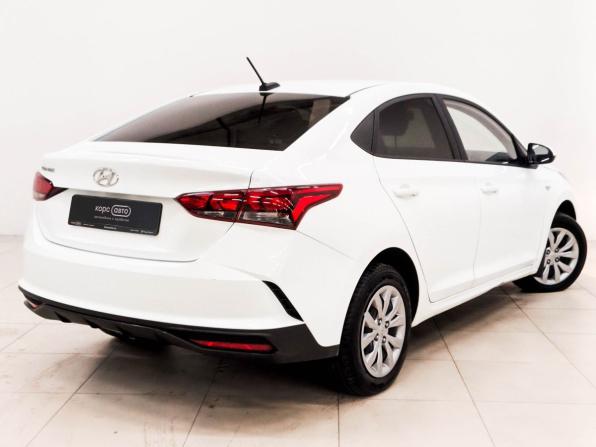 Hyundai Solaris II Рестайлинг с пробегом 2021 года, цена 1 420 000 рублей, 64174 км, седан, Автокод Объявления