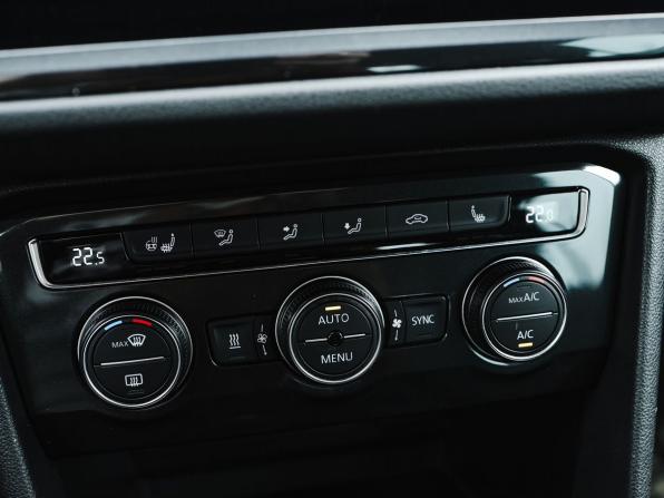 Volkswagen Tiguan II с пробегом 2018 года, цена 2 779 000 рублей, 153055 км, внедорожник, Автокод Объявления