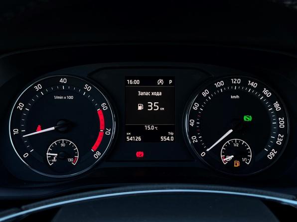 Skoda Octavia IV (A8) с пробегом 2021 года, цена 2 422 400 рублей, 54126 км, лифтбек, Автокод Объявления