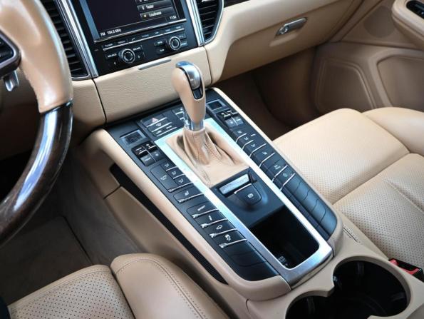 Porsche Macan I с пробегом 2015 года, цена 2 469 000 рублей, 109078 км, внедорожник, Автокод Объявления