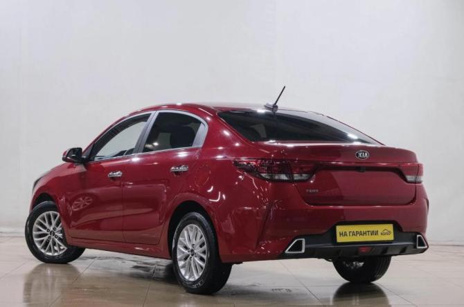 Kia Rio IV Рестайлинг с пробегом 2020 года, цена 1 549 000 рублей, 52000 км, седан, Автокод Объявления