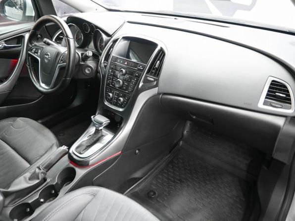 Opel Astra J Рестайлинг с пробегом 2013 года, цена 929 900 рублей, 187000 км, хэтчбек, Автокод Объявления