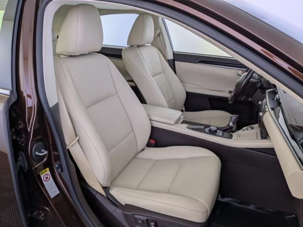 Lexus ES VI Рестайлинг с пробегом 2016 года, цена 2 900 000 рублей, 63533 км, седан, Автокод Объявления