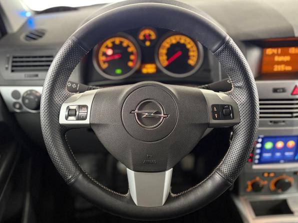 Opel Astra H Рестайлинг с пробегом 2011 года, цена 599 000 рублей, 167924 км, седан, Автокод Объявления