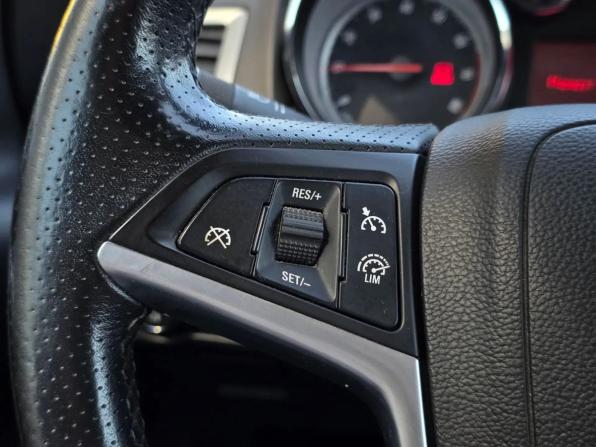 Opel Astra J Рестайлинг с пробегом 2012 года, цена 560 000 рублей, 211466 км, хэтчбек, Автокод Объявления
