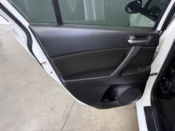 Mazda 3 II (BL) Рестайлинг с пробегом 2012 года, цена 1 077 000 рублей, 175600 км, седан, Автокод Объявления