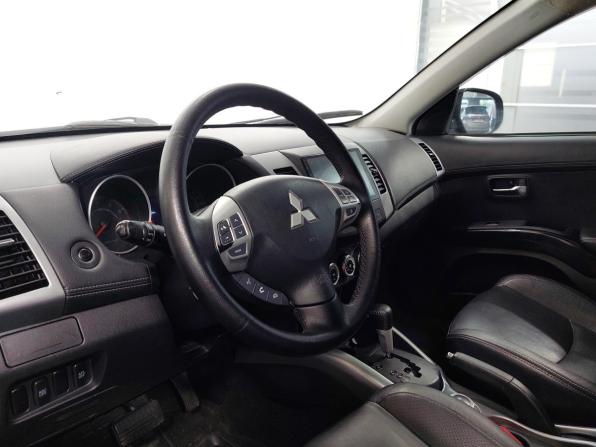 Mitsubishi Outlander II Рестайлинг с пробегом 2010 года, цена 1 110 000 рублей, 247653 км, внедорожник, Автокод Объявления