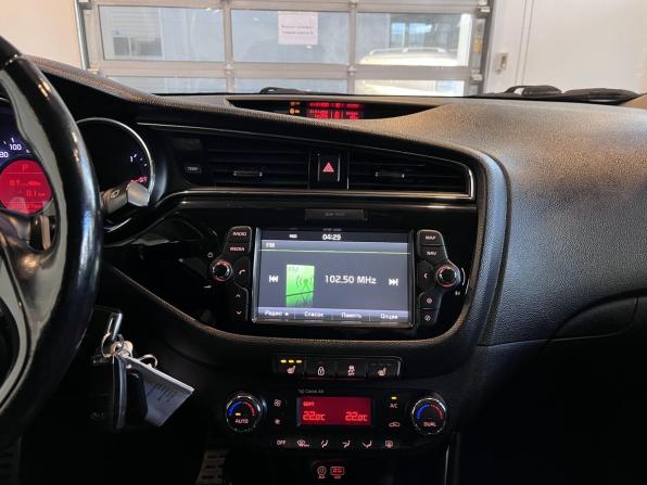 Kia Ceed II Рестайлинг с пробегом 2016 года, цена 1 200 000 рублей, 240127 км, универсал, Автокод Объявления