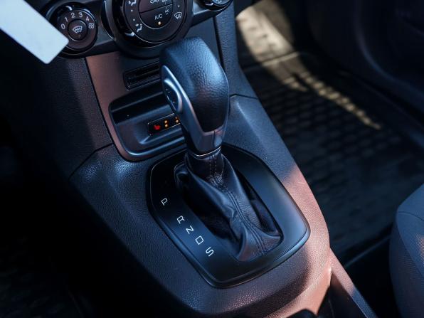 Ford Fiesta Mk6 Рестайлинг с пробегом 2015 года, цена 799 000 рублей, 80798 км, седан, Автокод Объявления